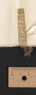 stay 2, outside, left